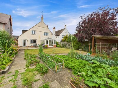 Kingsgate, 4 bedroom Detached House for sale, £375,000