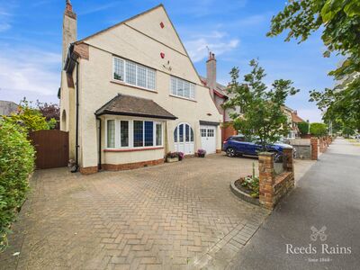 Kingsgate, 4 bedroom Detached House for sale, £375,000