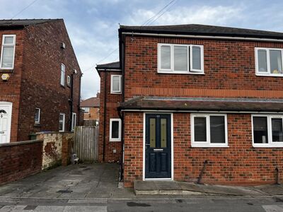 Milner Road, 2 bedroom Semi Detached House for sale, £139,950