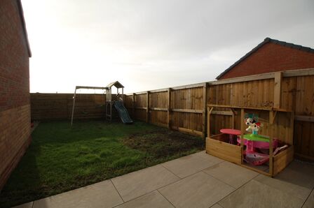 Guildford Crescent, 3 bedroom Semi Detached House for sale, £200,000
