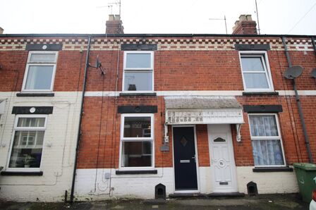 Westbourne Avenue, 2 bedroom Mid Terrace House for sale, £110,000