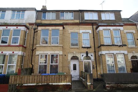 Tennyson Avenue, 4 bedroom Mid Terrace House for sale, £110,000