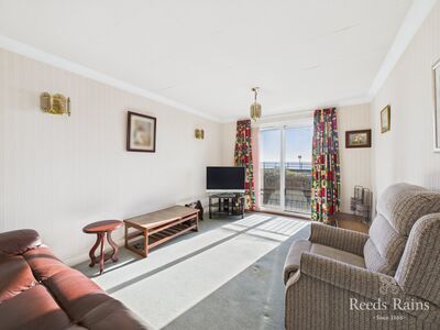 1 bedroom  Flat for sale