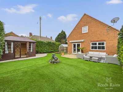 3 bedroom Detached House for sale