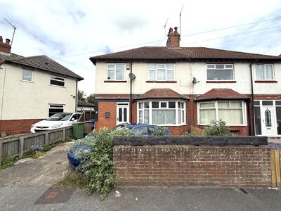 3 bedroom Mid Terrace House for sale