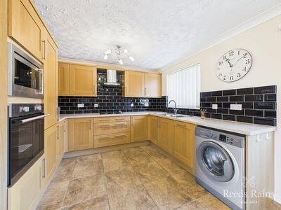 Coverdale Garth, 3 bedroom Detached Bungalow for sale, £269,950