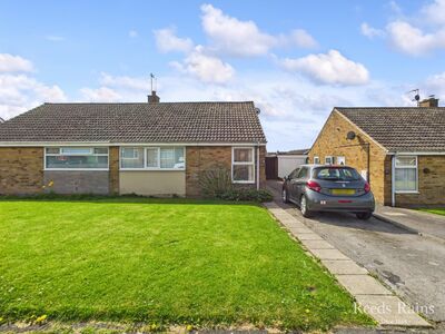 2 bedroom Semi Detached Bungalow for sale