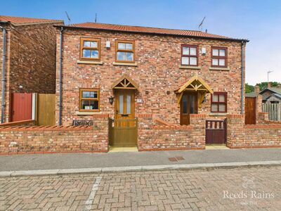 School Lane, 2 bedroom Semi Detached House for sale, £210,000