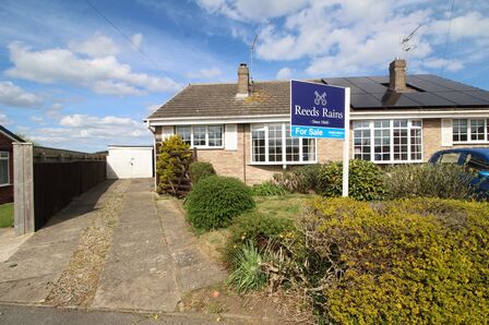 2 bedroom Semi Detached Bungalow for sale