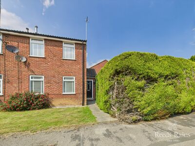 2 bedroom End Terrace House for sale