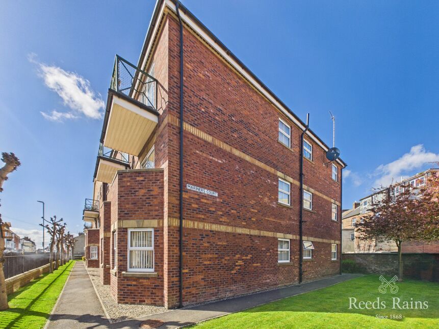Main image of 2 bedroom Flat for sale, Mariners Court, West Street, Bridlington, YO15