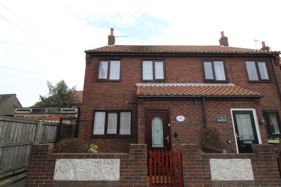 Main image of 2 bedroom End Terrace House for sale, High Street, Flamborough, East Riding of Yorkshi, YO15