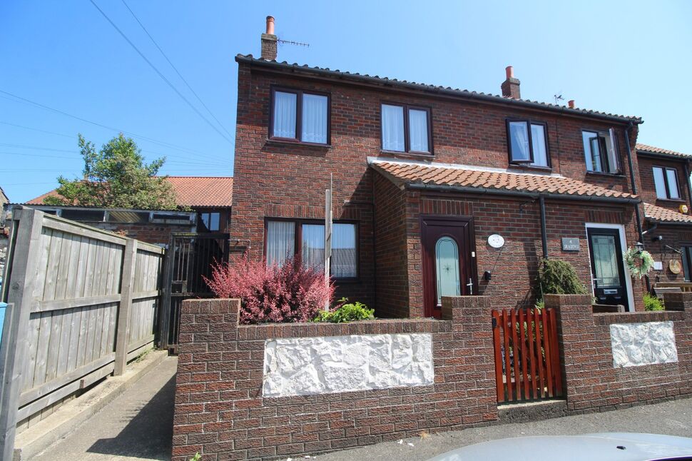 2 bedroom End Terrace House for sale