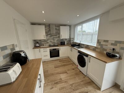 Bosville Walk, 3 bedroom Mid Terrace House for sale, £150,000