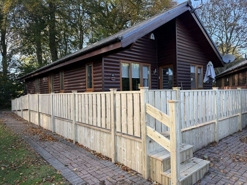 2 bedroom Detached Property for sale