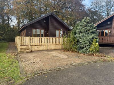 2 bedroom Detached Property for sale