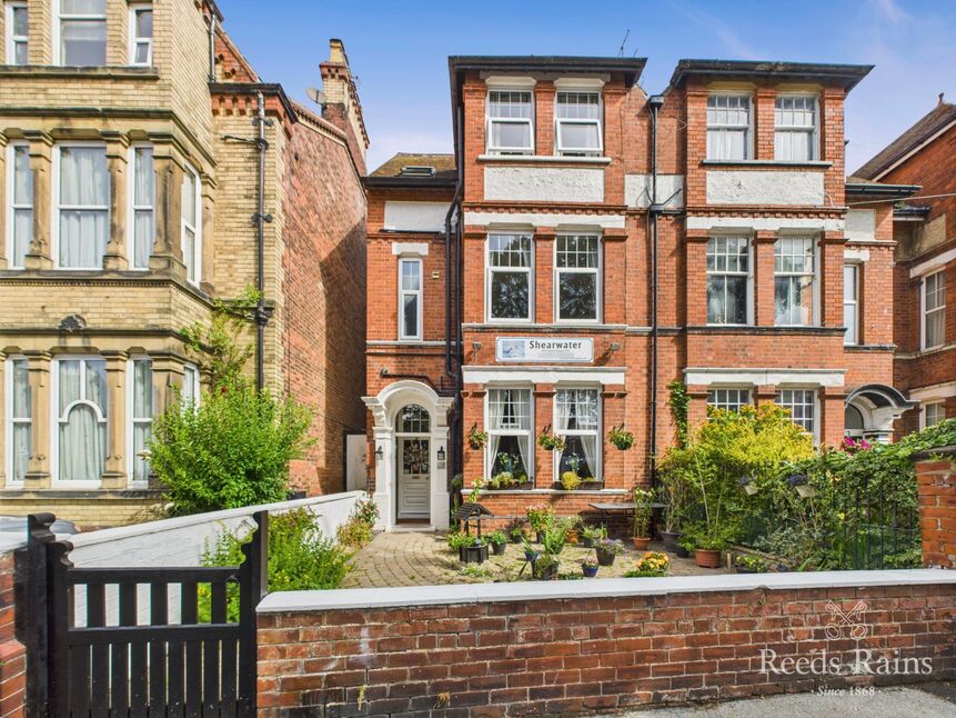 Main image of 9 bedroom End Terrace House for sale, Vernon Road, Bridlington, East Yorkshire, YO15
