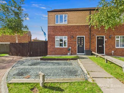 2 bedroom Semi Detached House for sale