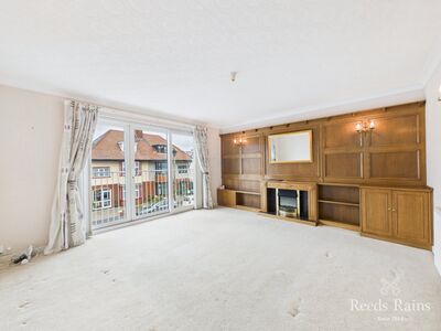 2 bedroom  Flat for sale