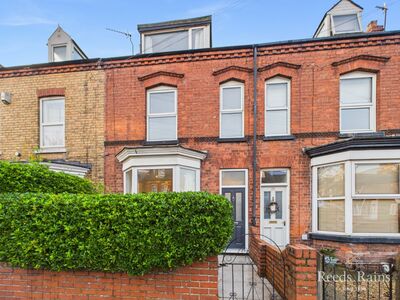 4 bedroom Mid Terrace House for sale