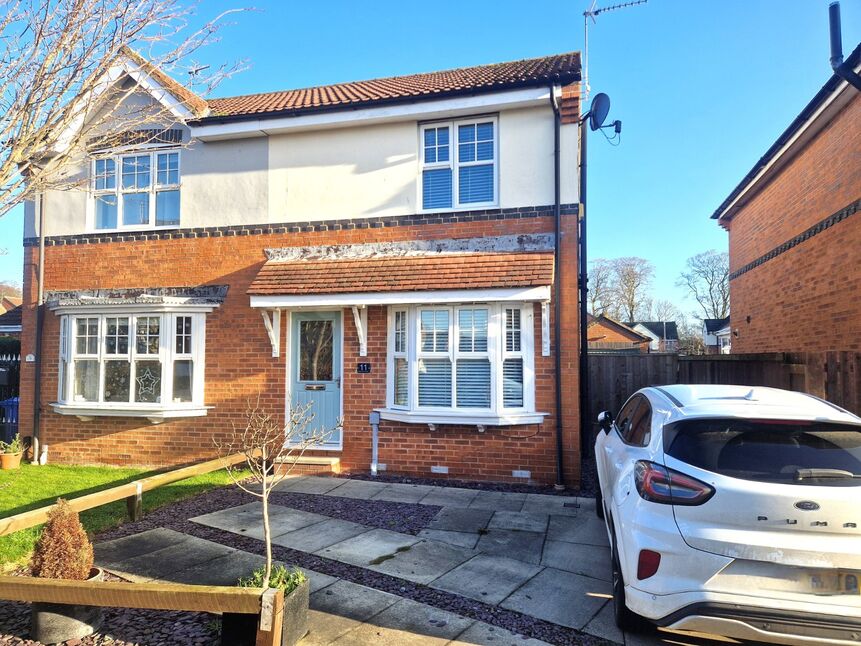 Main image of 3 bedroom Semi Detached House for sale, Badminton Close, Bridlington, East Yorkshire, YO16