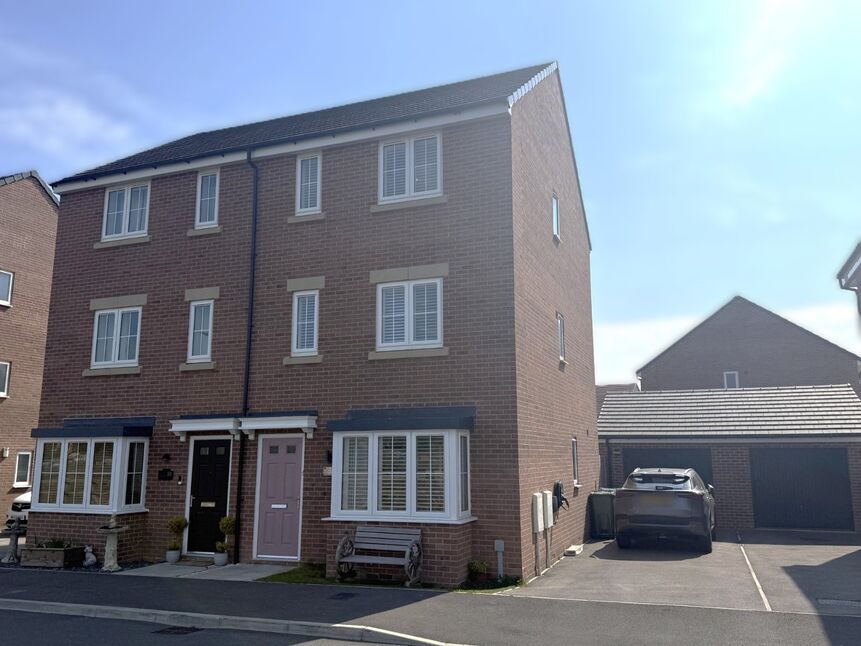 Main image of 5 bedroom Semi Detached House for sale, Grassland Drive, Bridlington, East Yorkshire, YO15