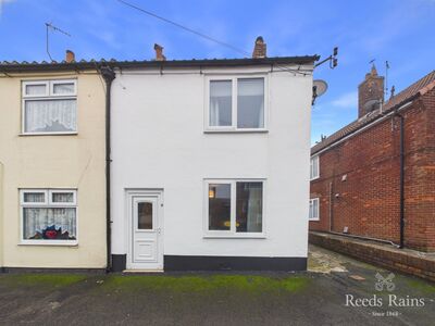 2 bedroom End Terrace House for sale