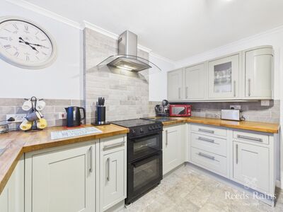 2 bedroom End Terrace House for sale