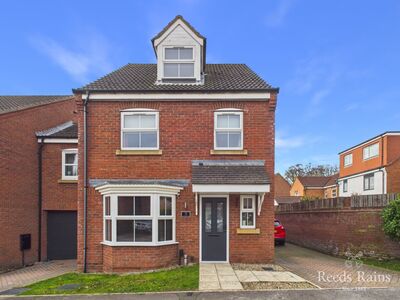 4 bedroom Link Detached House for sale