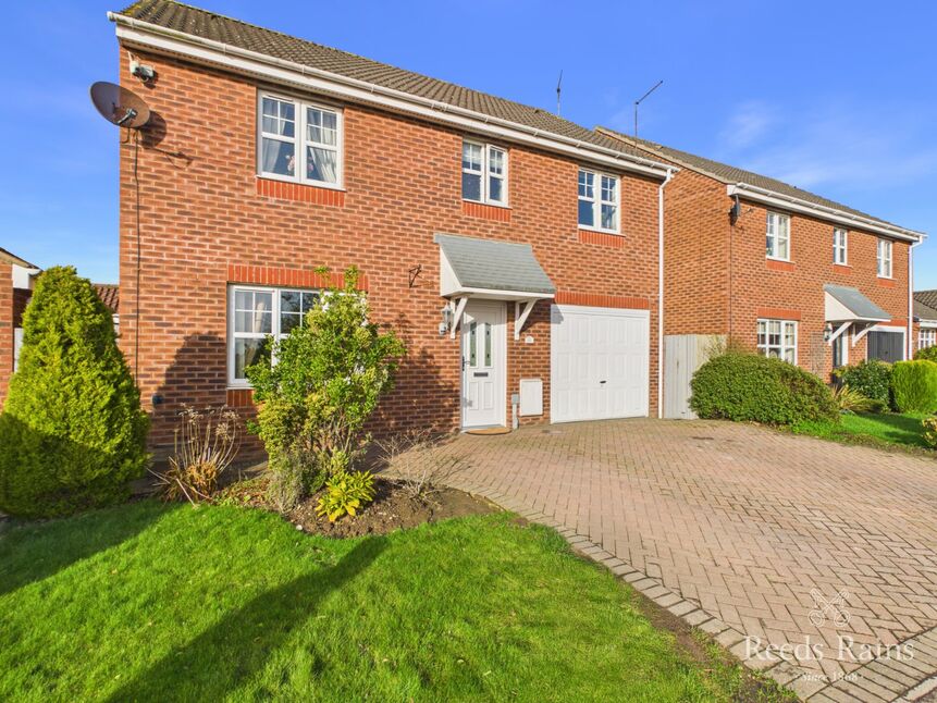 Main image of 4 bedroom Detached House for sale, Airedale Drive, Bridlington, East Yorkshire, YO16