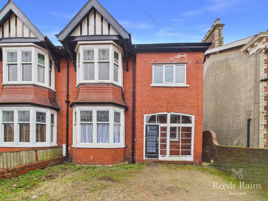 Main image of 5 bedroom Semi Detached House for sale, St. Johns Avenue, Bridlington, East Yorkshire, YO16