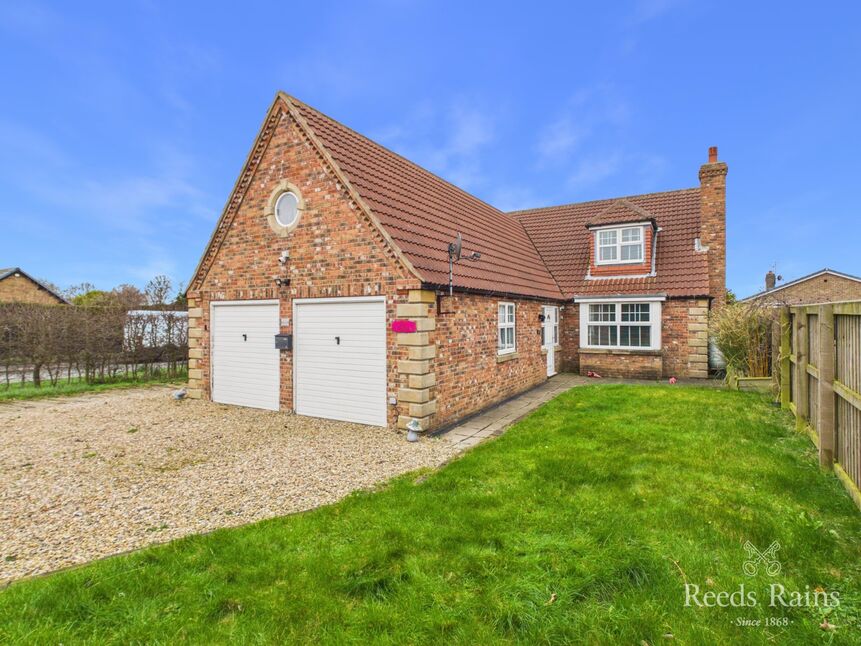 Main image of 6 bedroom Detached House for sale, Southsea Road, Flamborough, East Yorkshire, YO15