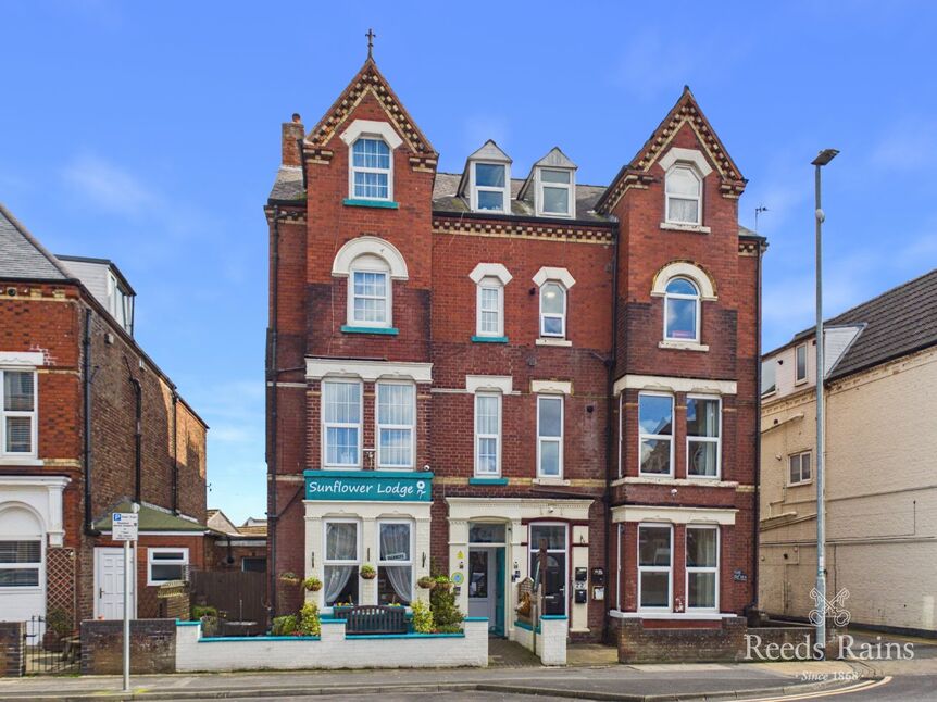 Main image of 9 bedroom Semi Detached House for sale, Flamborough Road, Bridlington, East Yorkshire, YO15