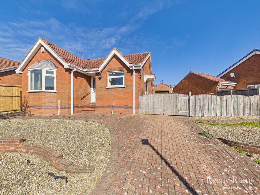 Main image of 2 bedroom Detached Bungalow for sale, Thorntondale Drive, Bridlington, East Yorkshire, YO16