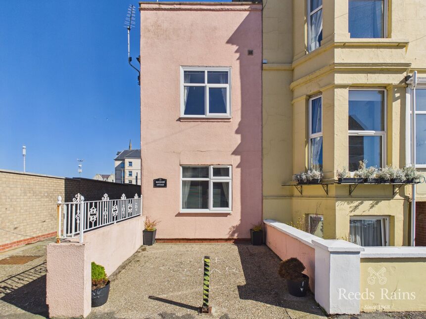 Main image of 2 bedroom End Terrace House for sale, York Road, Bridlington, East Yorkshire, YO15