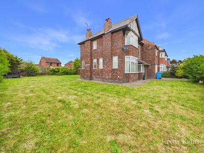 Rosebery Avenue, 4 bedroom Detached House for sale, &pound;330,000