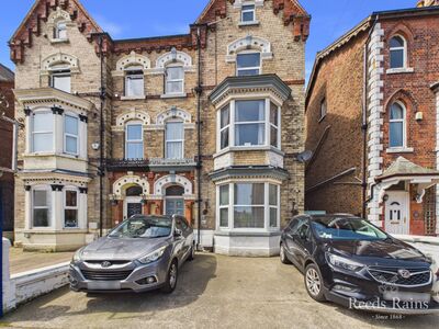 9 bedroom Semi Detached House for sale