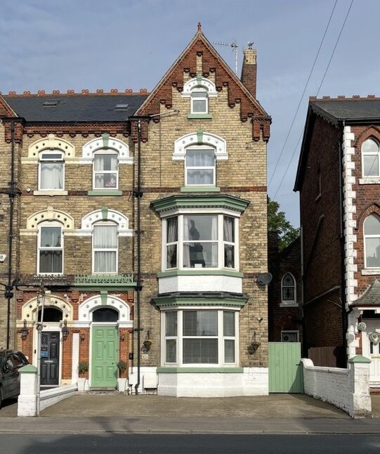 9 bedroom Semi Detached House for sale