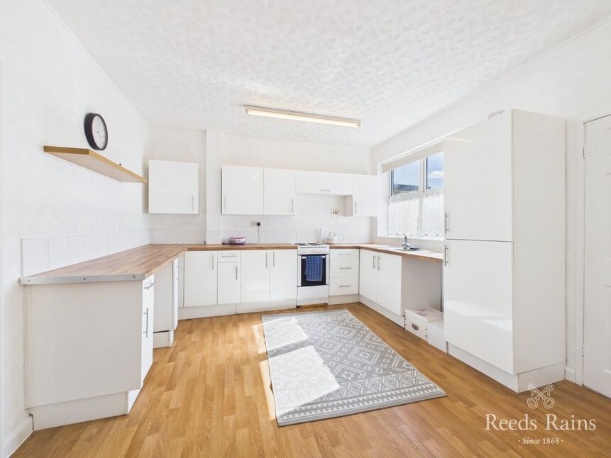 Main image of 3 bedroom End Terrace House for sale, Watsons Avenue, Bridlington, East Yorkshire, YO16