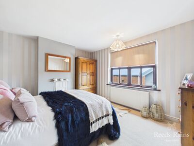 3 bedroom End Terrace House for sale