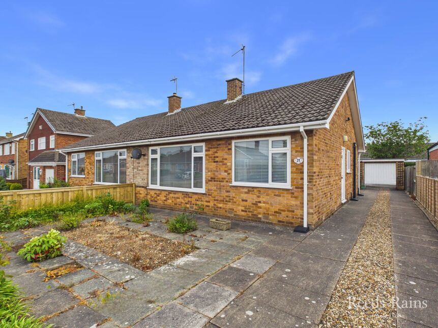 2 bedroom Semi Detached Bungalow for sale