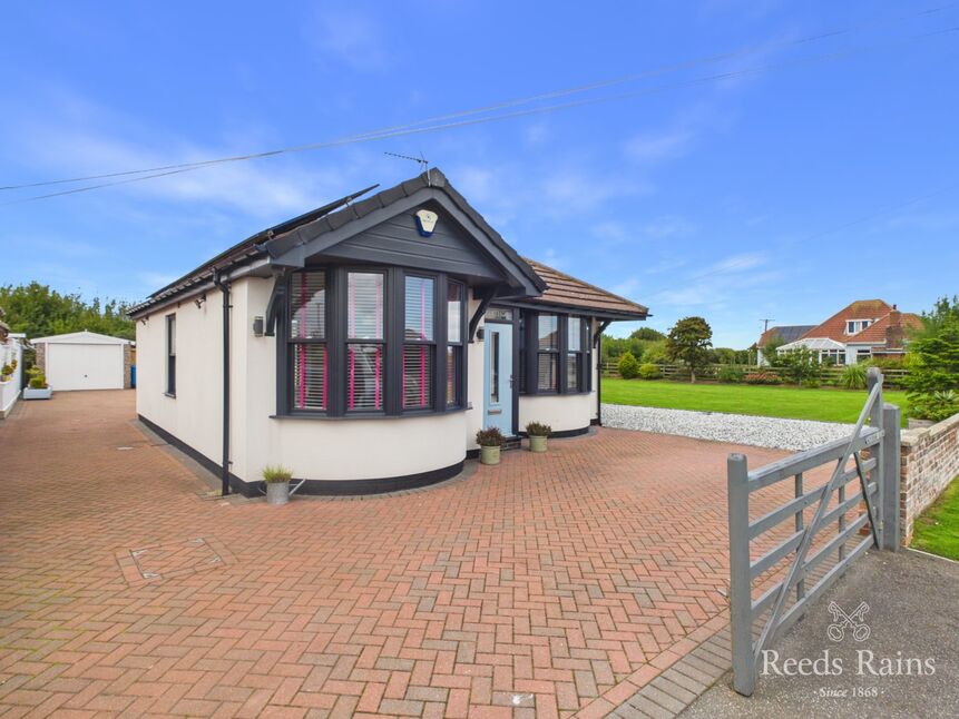 Main image of 3 bedroom Detached Bungalow for sale, Thornwick Road, Flamborough, East Yorkshire, YO15