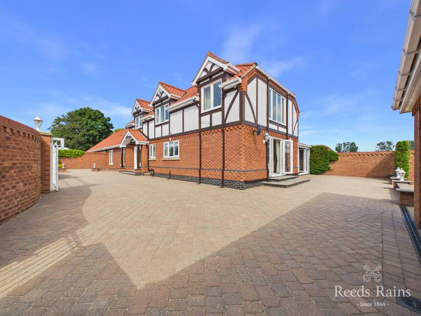 Main image of 4 bedroom Semi Detached House for sale, Haverdale Lane, Bridlington, East Yorkshire, YO16