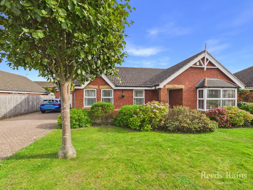 Main image of 3 bedroom Detached Bungalow for sale, Cadman Road, Bridlington, East Yorkshire, YO16