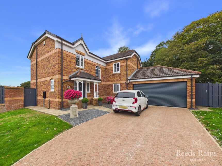 Main image of 4 bedroom Detached House for sale, Plantation View, Bridlington, East Yorkshire, YO16