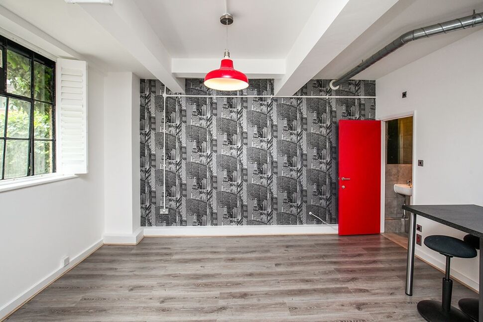 Studio Room