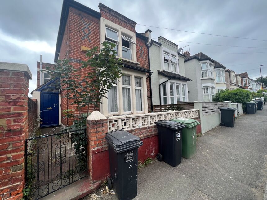 Main image of 2 bedroom Flat to rent, Hazeldon Road, London, SE4