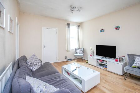 2 bedroom  Flat to rent