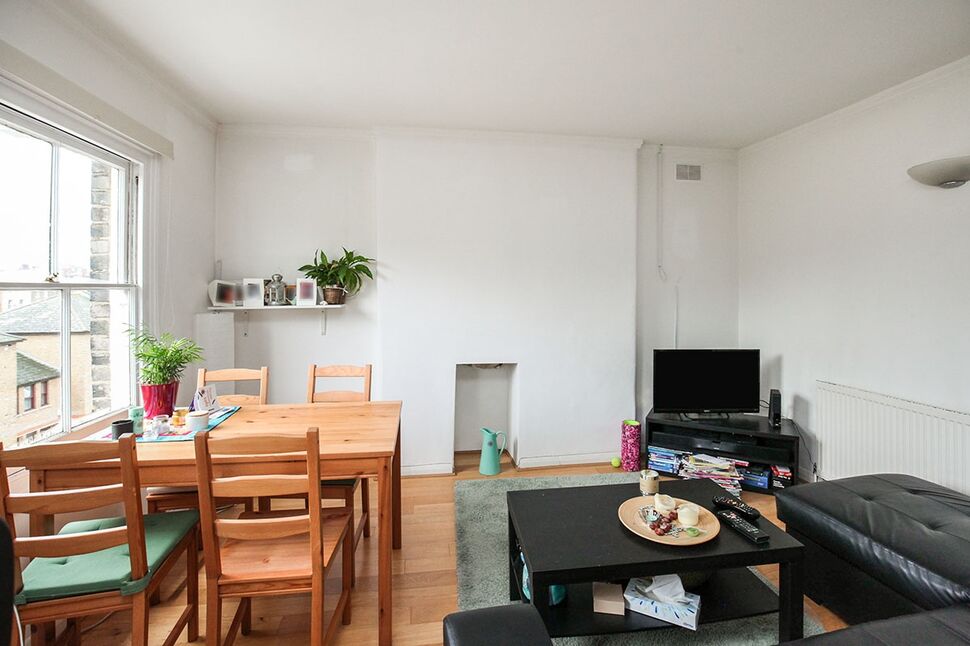 Open Plan Living Room / Kitchen