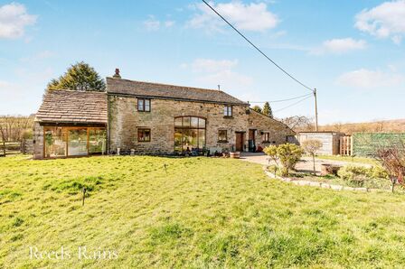Royle, 3 bedroom Detached House for sale, £695,000